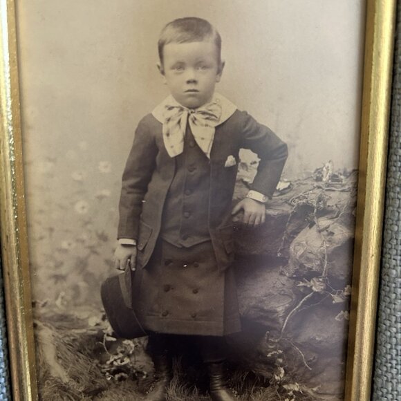 Vintage 4"x6" E.J.Hill? Photo Handsome Dk Hair Toddler Boy in Skirt Custom Frame - Picture 12 of 12
